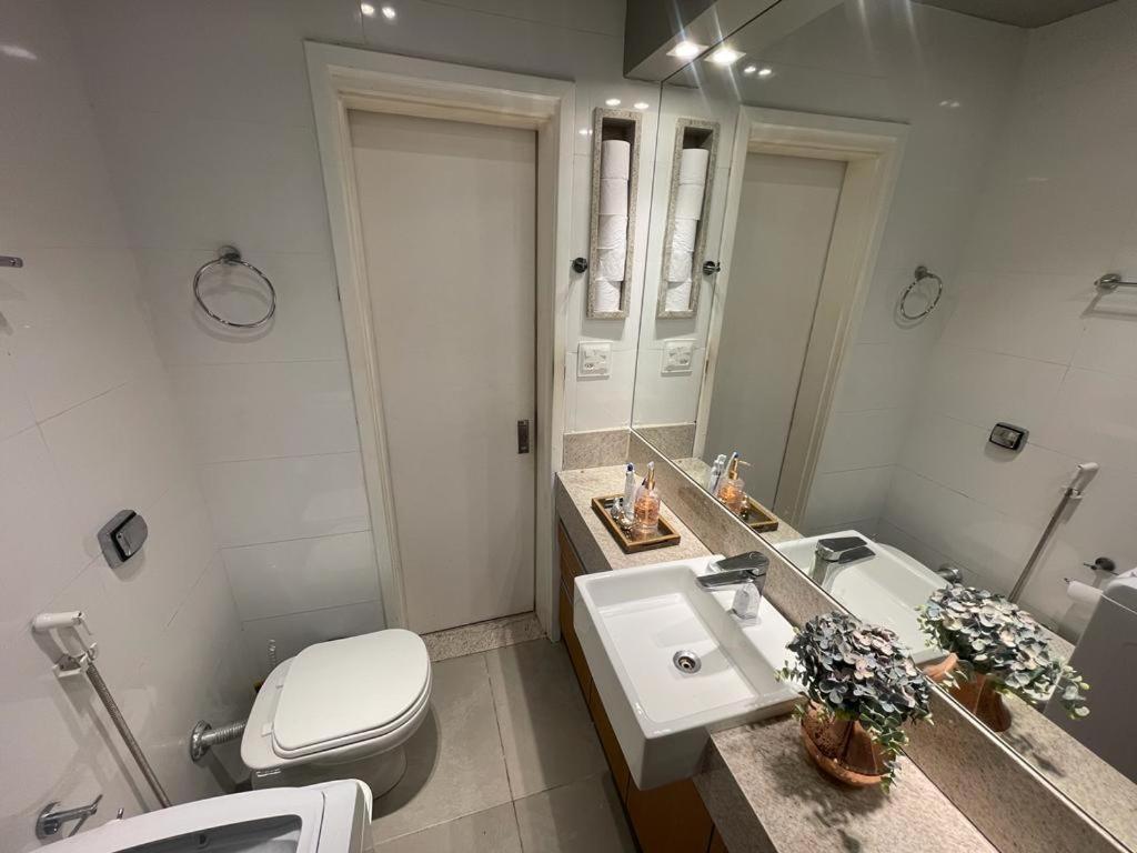 דירות ריו דה ז'ניירו Lindo Apartamento Mobiliado, Uma Quadra Da Praia! מראה חיצוני תמונה